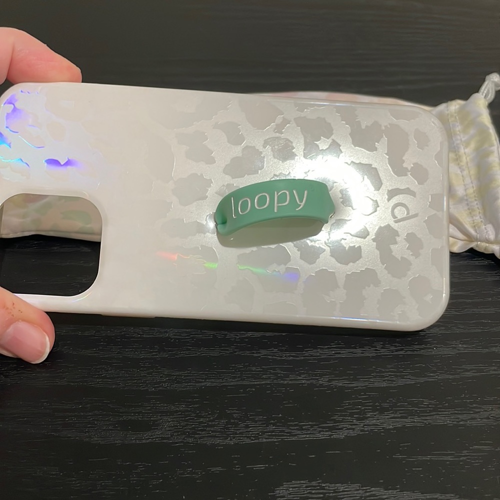 Loopy white cheetah iPhone 12